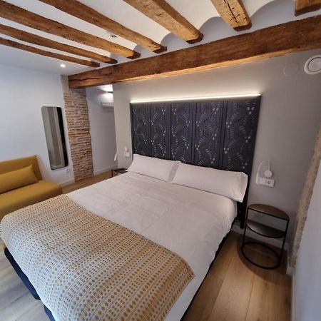 Hostal La Rua Естеля Екстериор снимка