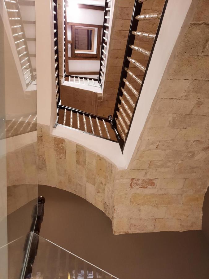 Hostal La Rua Естеля Екстериор снимка