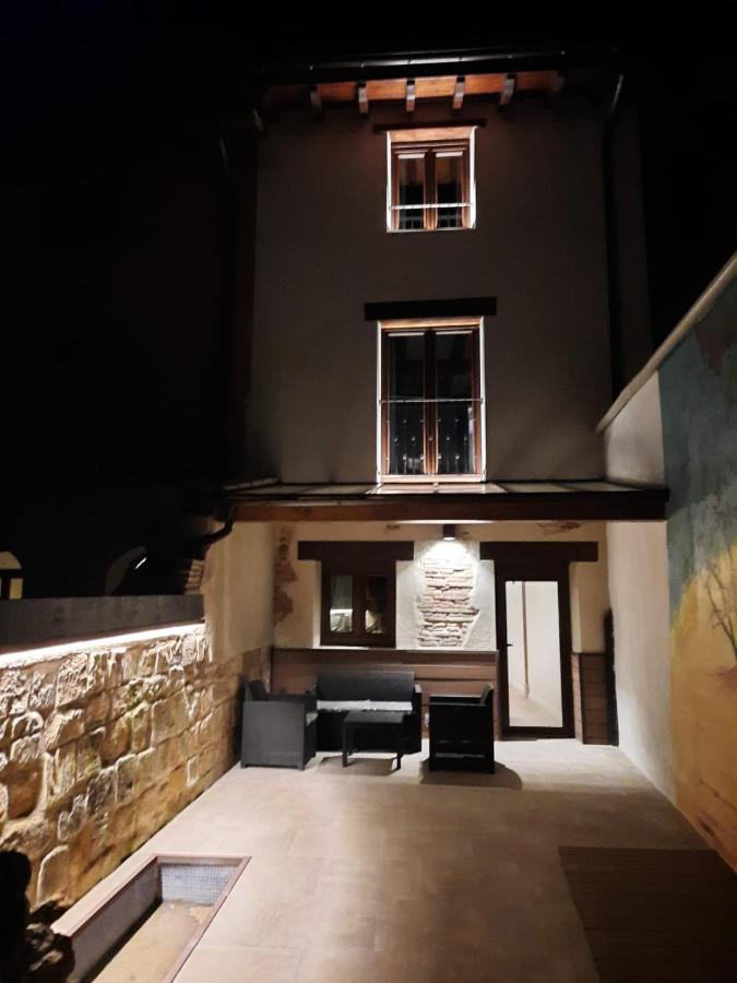 Hostal La Rua Естеля Екстериор снимка