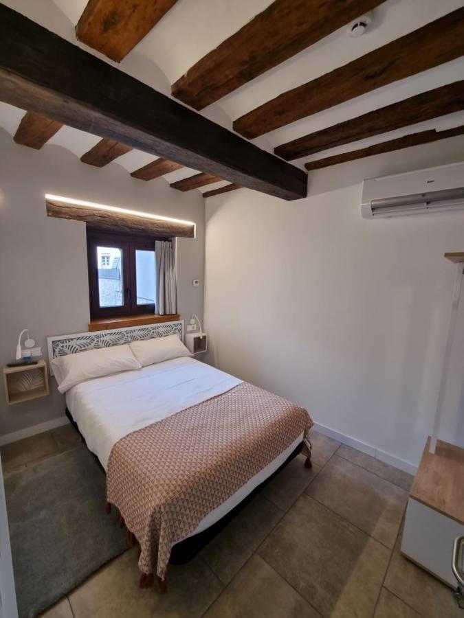 Hostal La Rua Естеля Екстериор снимка